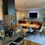Luxurious & Spacious 2-Bedroom Apartment