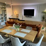 Luxurious & Spacious 2-Bedroom Apartment