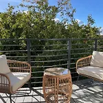 Luxurious & Spacious 2-Bedroom Apartment