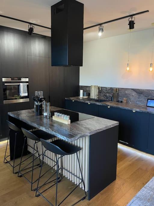 Apartament Luxurious & Spacious 2-bedroom Szczecin