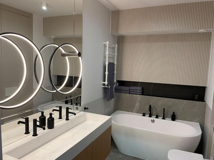Luxurious & Spacious 2-bedroom * Szczecin